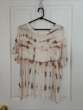 Maurices Tie-Dye Short Sleeve Top in Cream and Brown